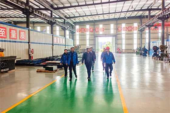 恒大新能源汽车参观麦克威通风天窗生产基地