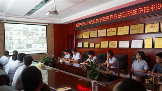 麦克威组织观看80周年阅兵2