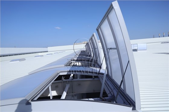 山西圆拱型电动采光排烟天窗（上开式）