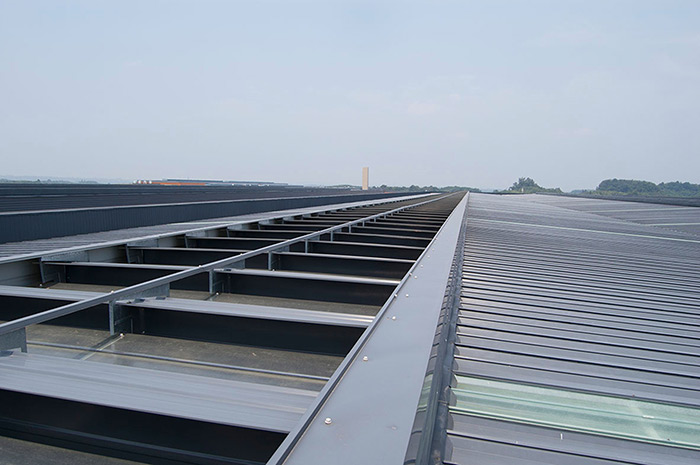 屋顶自然通风器与基座的连接方式有几种？