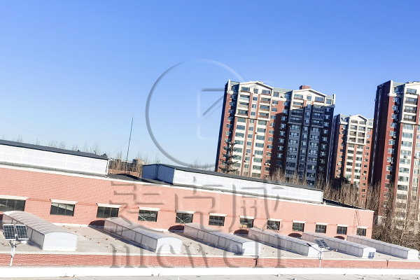 圆拱型电动采光天窗侧开式