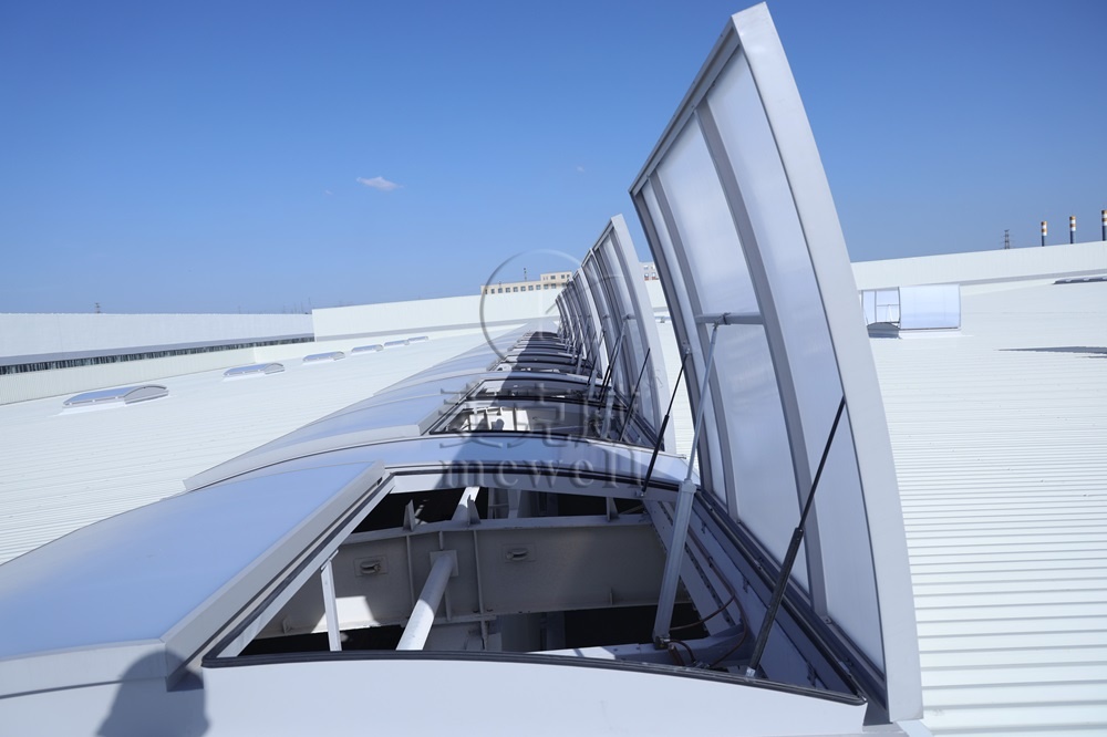 山西圆拱型电动采光排烟天窗（上开式）