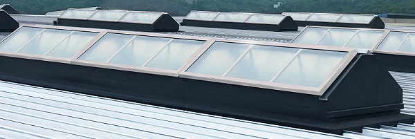 三角形电动采光排烟天窗(下开式)